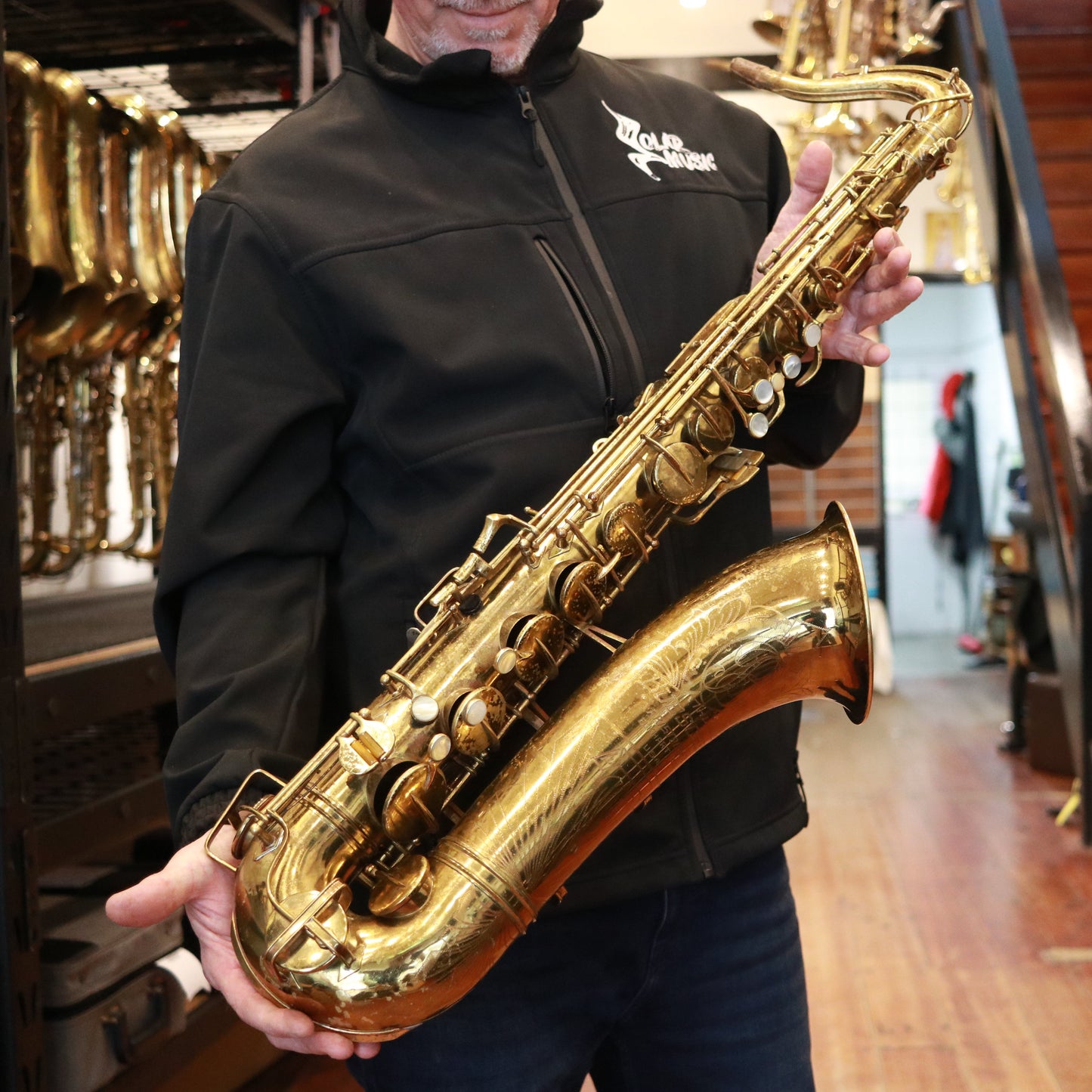 Buescher Big B Art deco key guards small bell flare Tenor Saxophone Serial No. #307990 (Circa 1945) – Vintage 2nd Hand | Mechanically Refurbished | Rare Art Deco Professional Saxophone