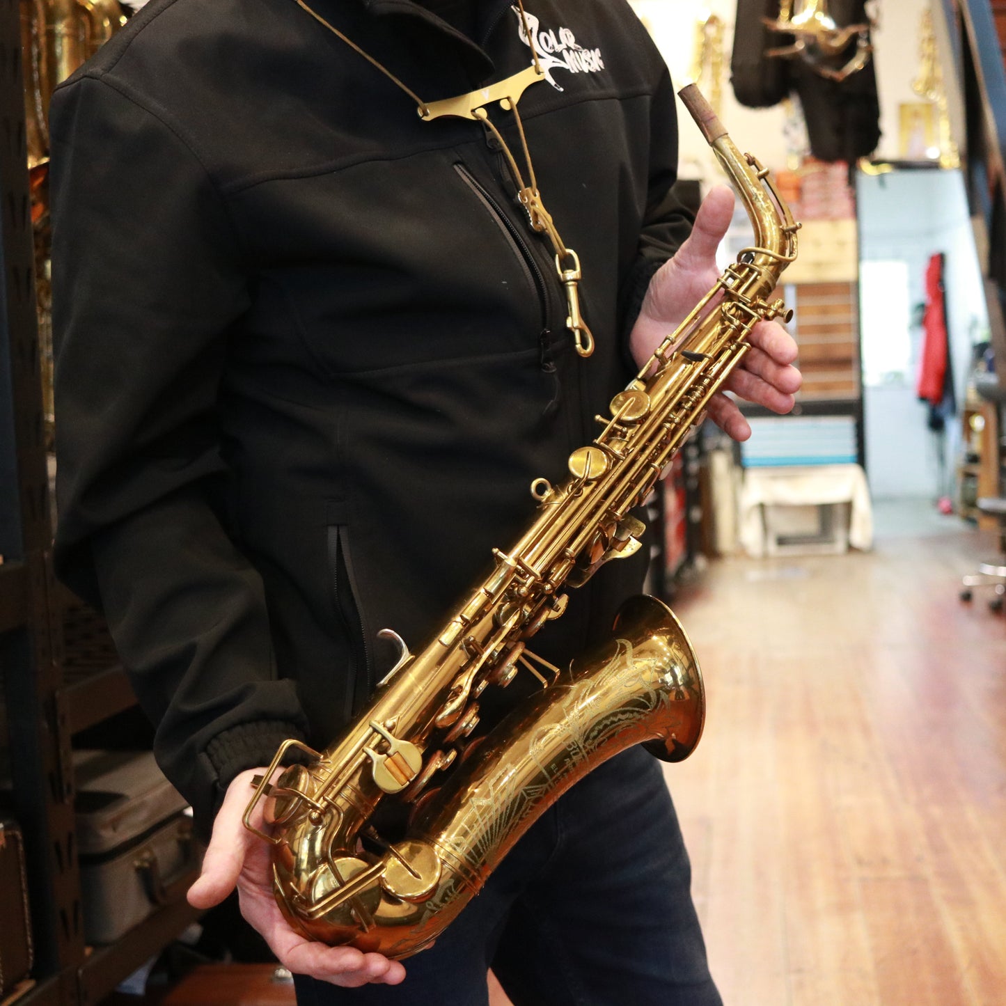 Buescher Big B Aristocrat Alto Saxophone Serial No. 292774 (Circa 1940) – Small Bell Flare | Art Deco Key Guards | Mechanically Refurbished | Rare Vintage American Saxophone